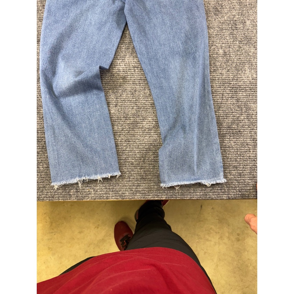 PAIGE Kylie Crop Jeans Light Wash Distressed Frayed Hem Women's Size 30x25 - Picture 10 of 14